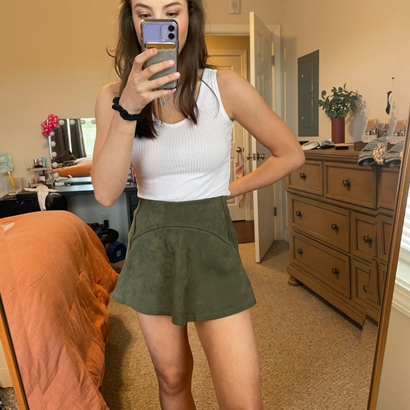 LF suede skort In perfect condition - Picture 1 of 5